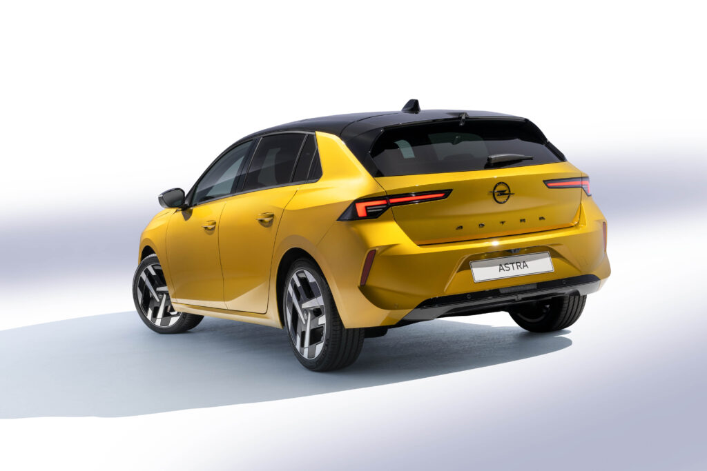 Yenilenen Opel Astra Türkiye’de: Yeni Tasarım, Dizel Motor ve Gelişmiş Teknolojiler
