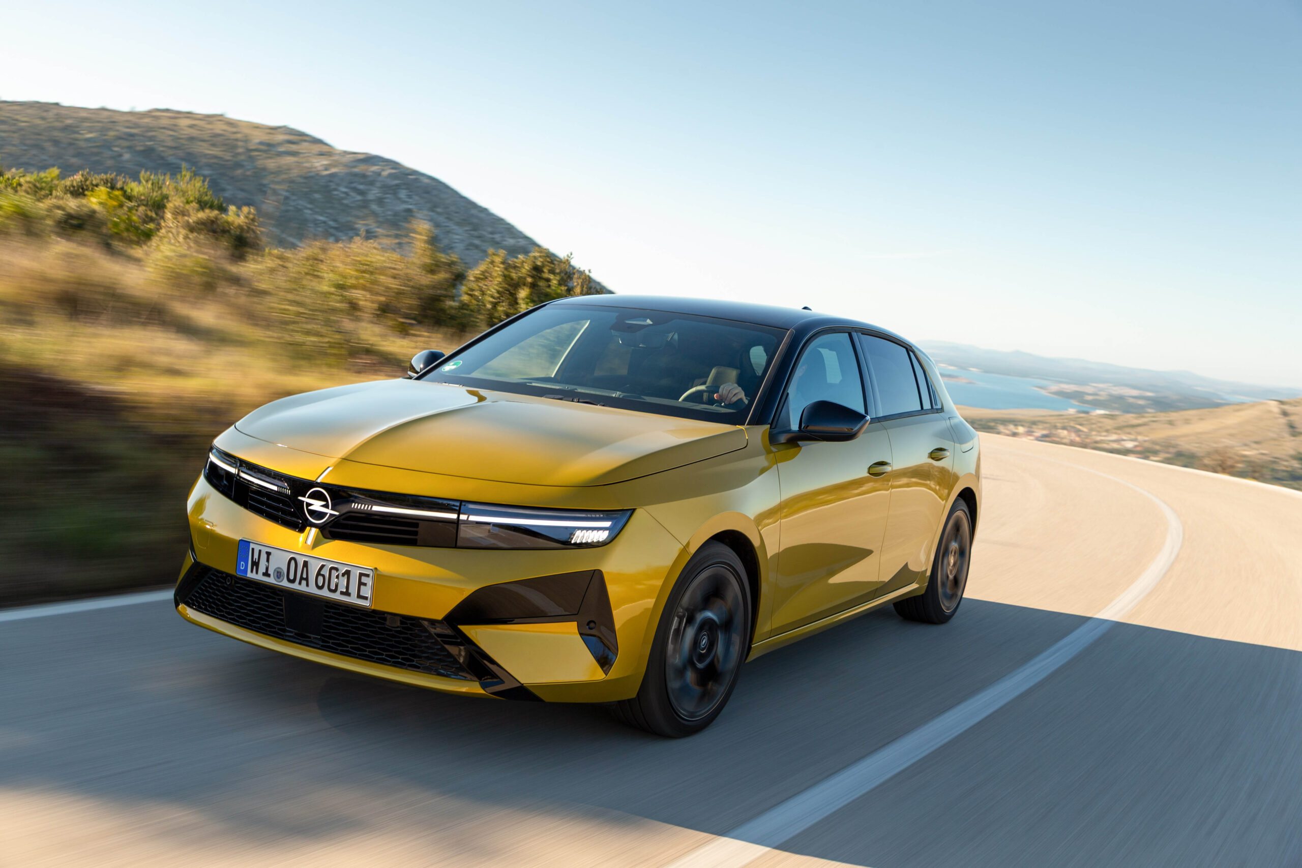 Yenilenen Opel Astra Türkiye’de: Yeni Tasarım, Dizel Motor ve Gelişmiş Teknolojiler
