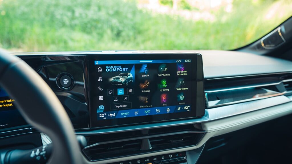 Yeni Renault Boreal Türkiye’de Satışa Sunuldu: Fiyatı ve Özellikleri