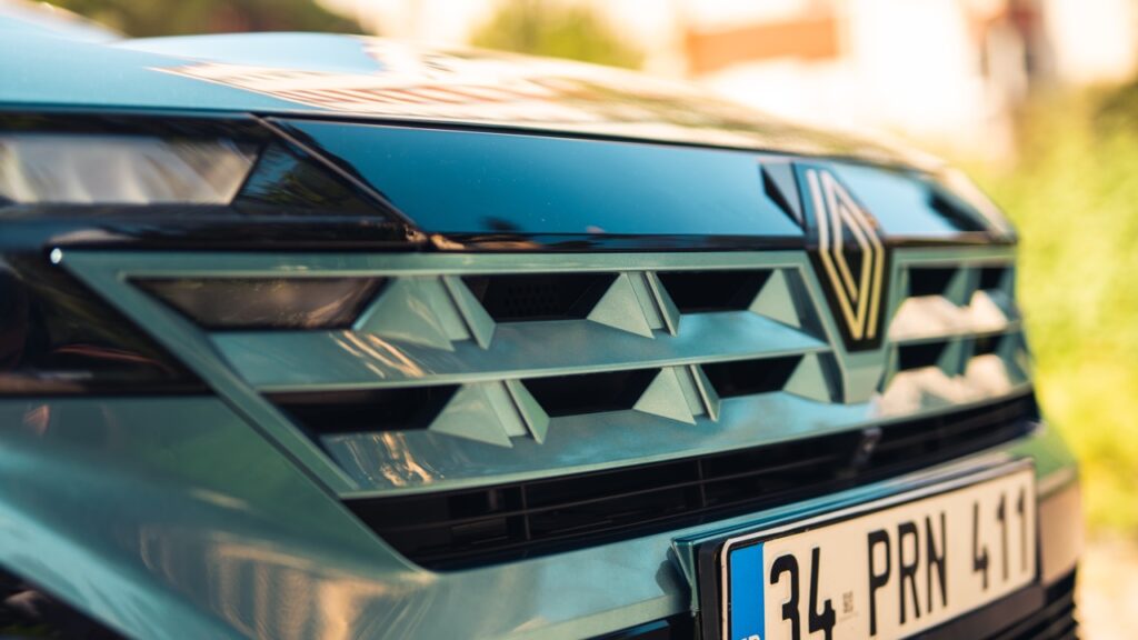 Yeni Renault Boreal Türkiye’de Satışa Sunuldu: Fiyatı ve Özellikleri