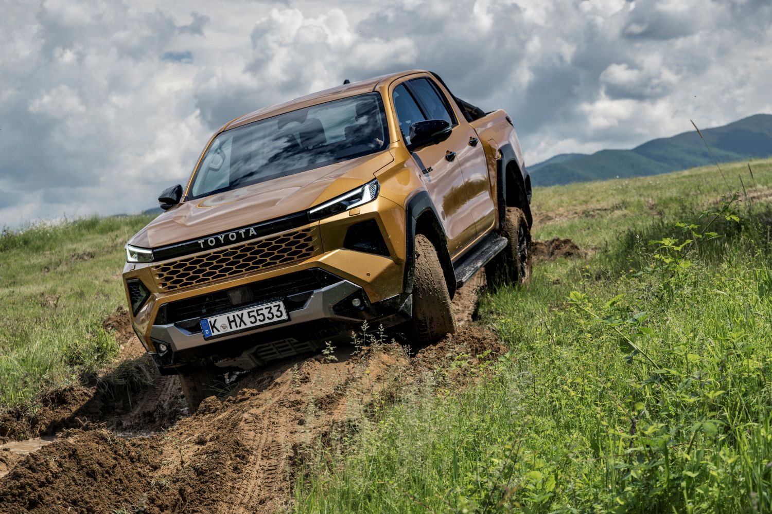 Yeni Toyota Hilux Ağustos'ta Türkiye'de