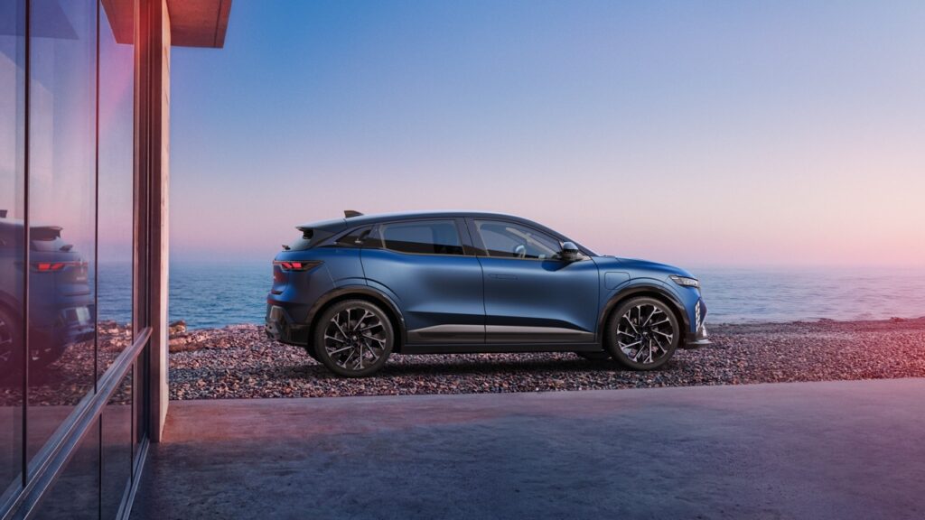 Yeni Renault Megane E-Tech Electric Makyajlandı: İşte 2026 Özellikleri ve Menzili!
