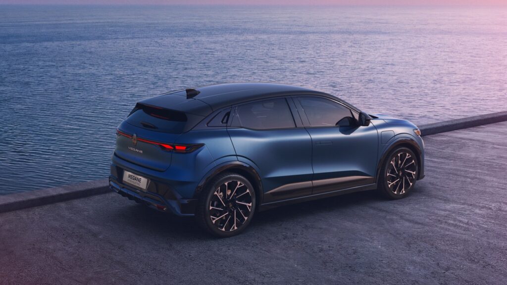 Yeni Renault Megane E-Tech Electric Makyajlandı: İşte 2026 Özellikleri ve Menzili!