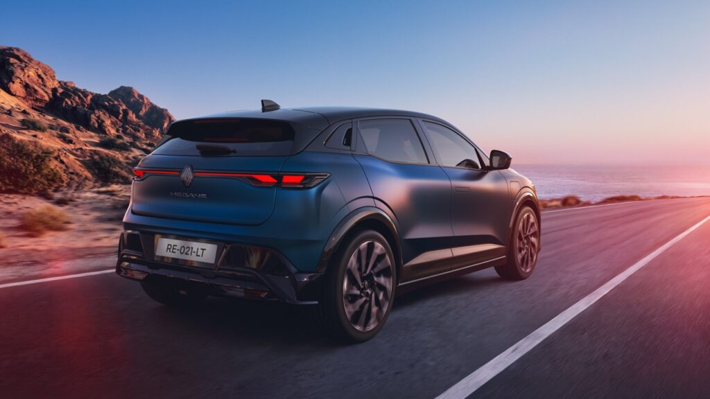 Yeni Renault Megane E-Tech Electric Makyajlandı: İşte 2026 Özellikleri ve Menzili!