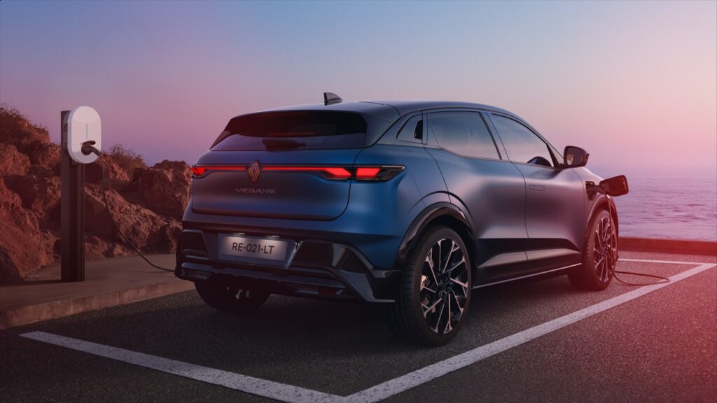 Yeni Renault Megane E-Tech Electric Makyajlandı: İşte 2026 Özellikleri ve Menzili!