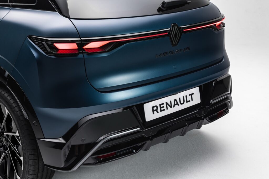 Yeni Renault Megane E-Tech Electric Makyajlandı: İşte 2026 Özellikleri ve Menzili!