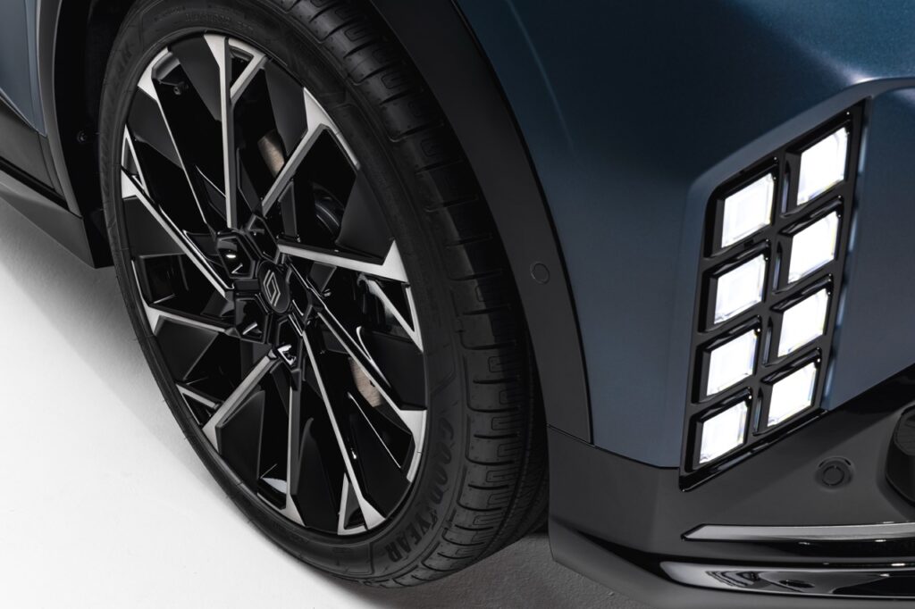 Yeni Renault Megane E-Tech Electric Makyajlandı: İşte 2026 Özellikleri ve Menzili!