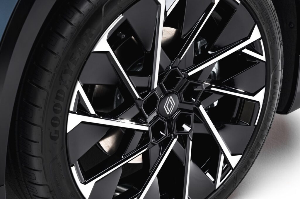 Yeni Renault Megane E-Tech Electric Makyajlandı: İşte 2026 Özellikleri ve Menzili!