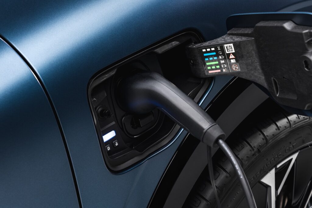 Yeni Renault Megane E-Tech Electric Makyajlandı: İşte 2026 Özellikleri ve Menzili!