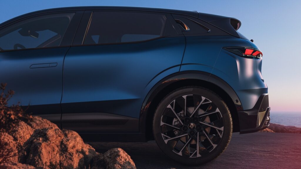 Yeni Renault Megane E-Tech Electric Makyajlandı: İşte 2026 Özellikleri ve Menzili!