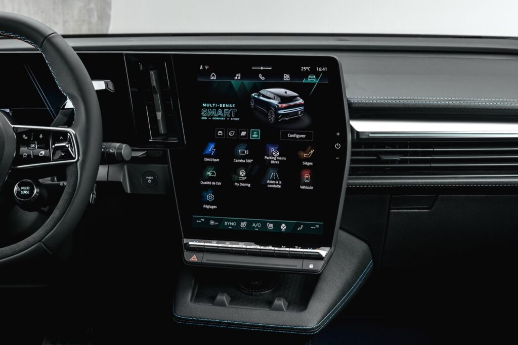 Yeni Renault Megane E-Tech Electric Makyajlandı: İşte 2026 Özellikleri ve Menzili!