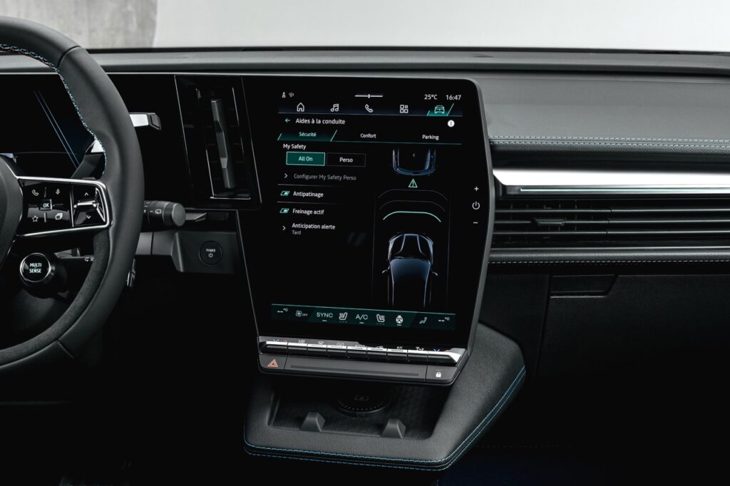 Yeni Renault Megane E-Tech Electric Makyajlandı: İşte 2026 Özellikleri ve Menzili!