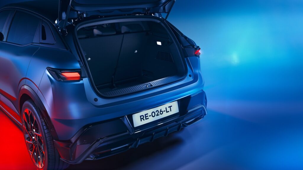 Yeni Renault Megane E-Tech Electric Makyajlandı: İşte 2026 Özellikleri ve Menzili!