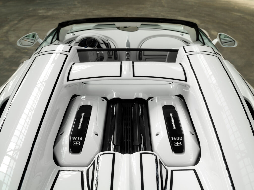 Bugatti W16 Mistral Blanc Éternel: Gerçek Porselen Detaylı Hiper Otomobil