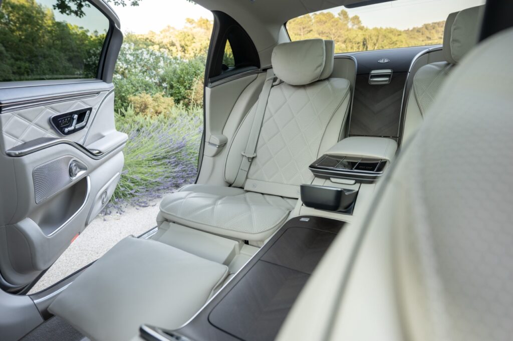 Yeni Mercedes-Maybach S-Class Tanıtıldı: İşte Tüm Özellikleri!