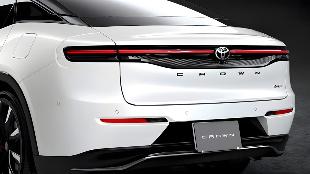 Toyota Crown Crossover 2027: Makyaj, Daha Güçlü Hibrit ve Yeni Donanımlar