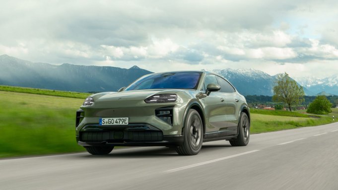 2027 Porsche Cayenne Turbo Coupe Electric: Formula E Teknolojisi Yolda