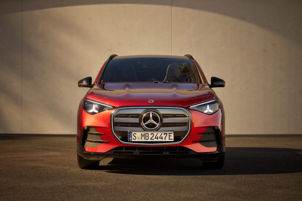 Yeni Mercedes-Benz GLA Tanıtıldı: 657 Km Menzil