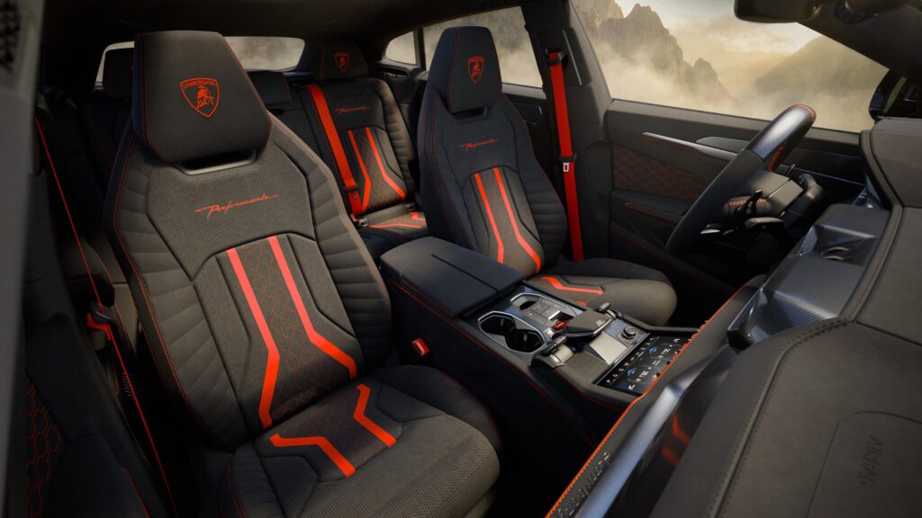 Dünyanın En Hızlı Süper SUV’u Sahneye Çıktı: Karşınızda Hibrit Lamborghini Urus SE Performante