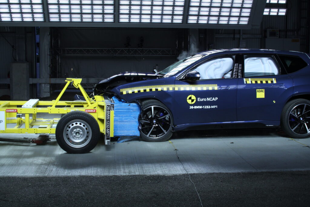 Yeni BMW iX3, Euro NCAP Güvenlik Testlerinden 5 Yıldızla Döndü