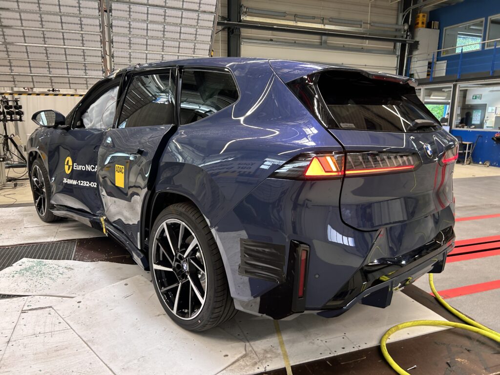 Yeni BMW iX3, Euro NCAP Güvenlik Testlerinden 5 Yıldızla Döndü