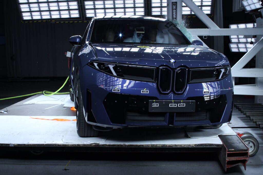 Yeni BMW iX3, Euro NCAP Güvenlik Testlerinden 5 Yıldızla Döndü