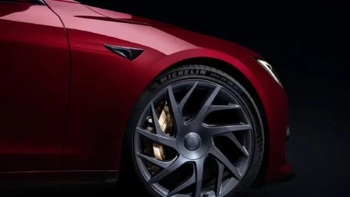Tesla Model S Plaid Signature Edition İkinci Elde 260.000 Dolar Fiyat Etiketiyle Satışta