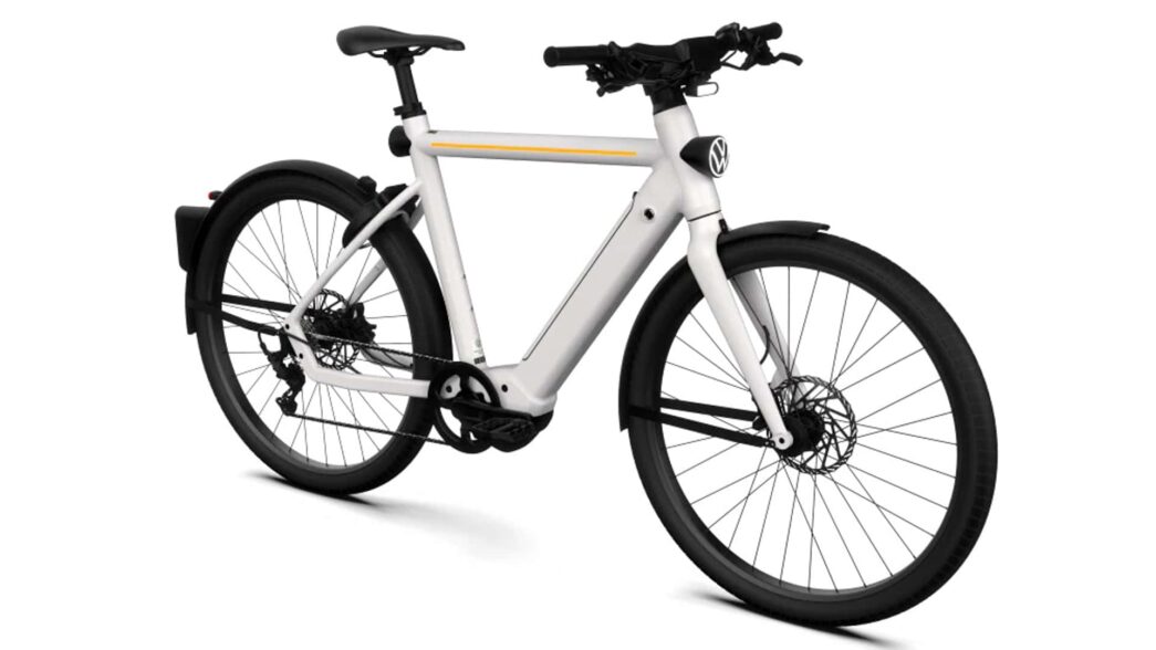 Volkswagen eBike: Akıllı Kask ve Dikiz Kamerası ile Güvenliği Ön Plana Çıkarıyor