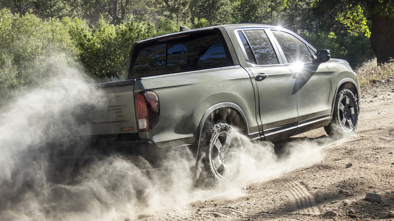 Yeni Honda Ridgeline 2028'de Geliyor: İlk Silüet Ortaya Çıktı
