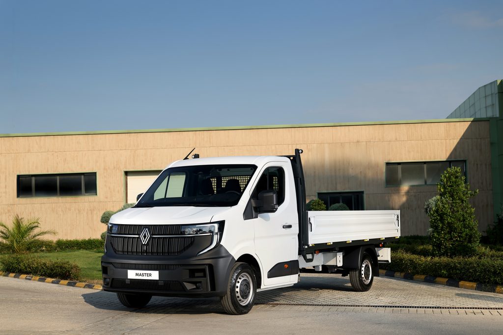 Yeni Renault Master Minibüs ve Açık Kasa Satışa Çıktı