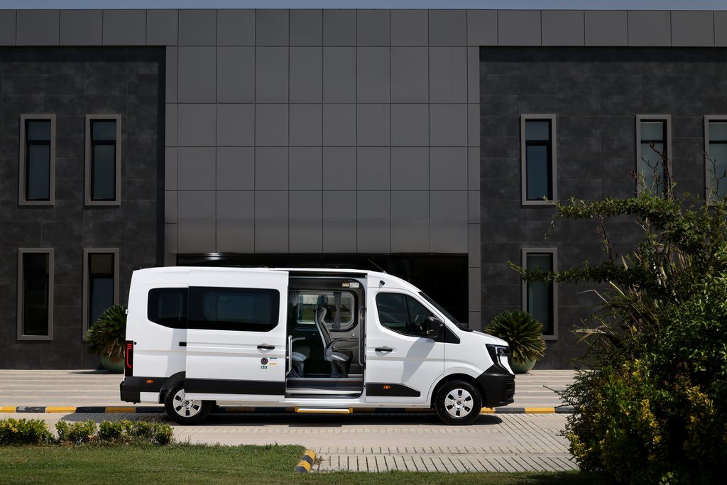 Yeni Renault Master Minibüs ve Açık Kasa Satışa Çıktı
