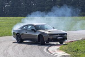 Yeni Dodge Charger 670 Beygire Kadar Güç Sunuyor
