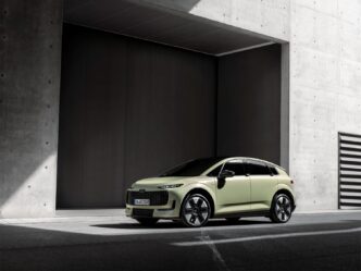 Audi A2 e-tron'un önden görünümü, Pistachio yeşili gövde rengiyle