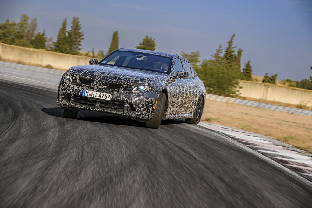 BMW M350 xDrive prototipi pist testinde