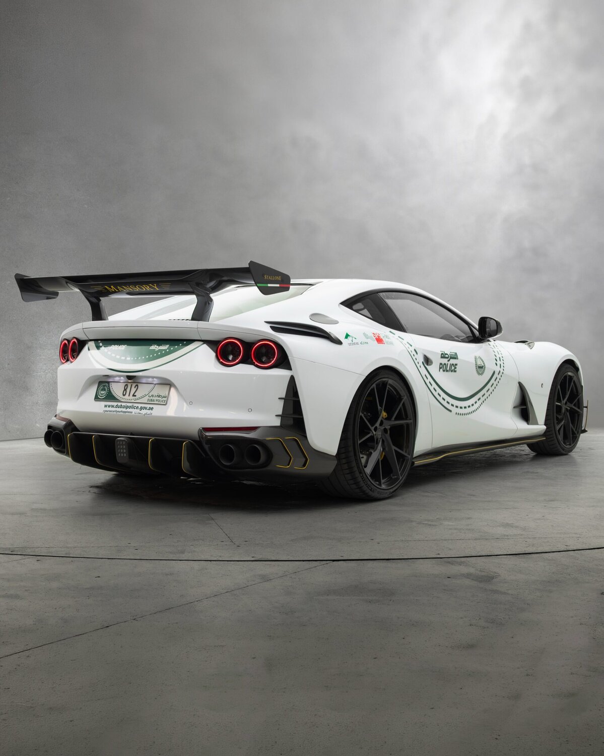 Dubai Polisi Mansory Ferrari 812 Superfast genel görünüm