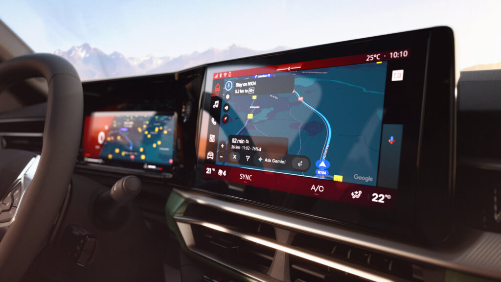 Renault Niagara OpenR link multimedya ekranında Google Haritalar