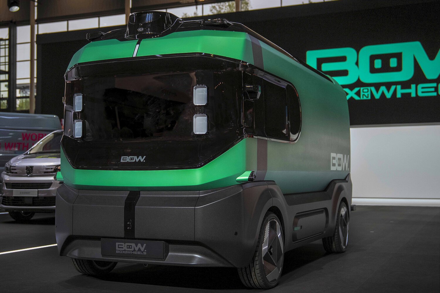 Stellantis Box-on-Wheels konsepti IAA Transportation 2026 fuar alanında
