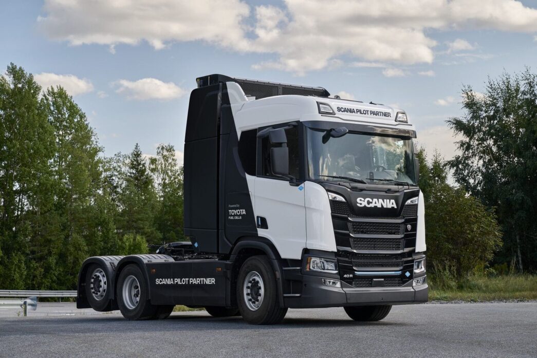 Toyota hidrojen yakıt hücreli Scania Pilot Partner kamyonu