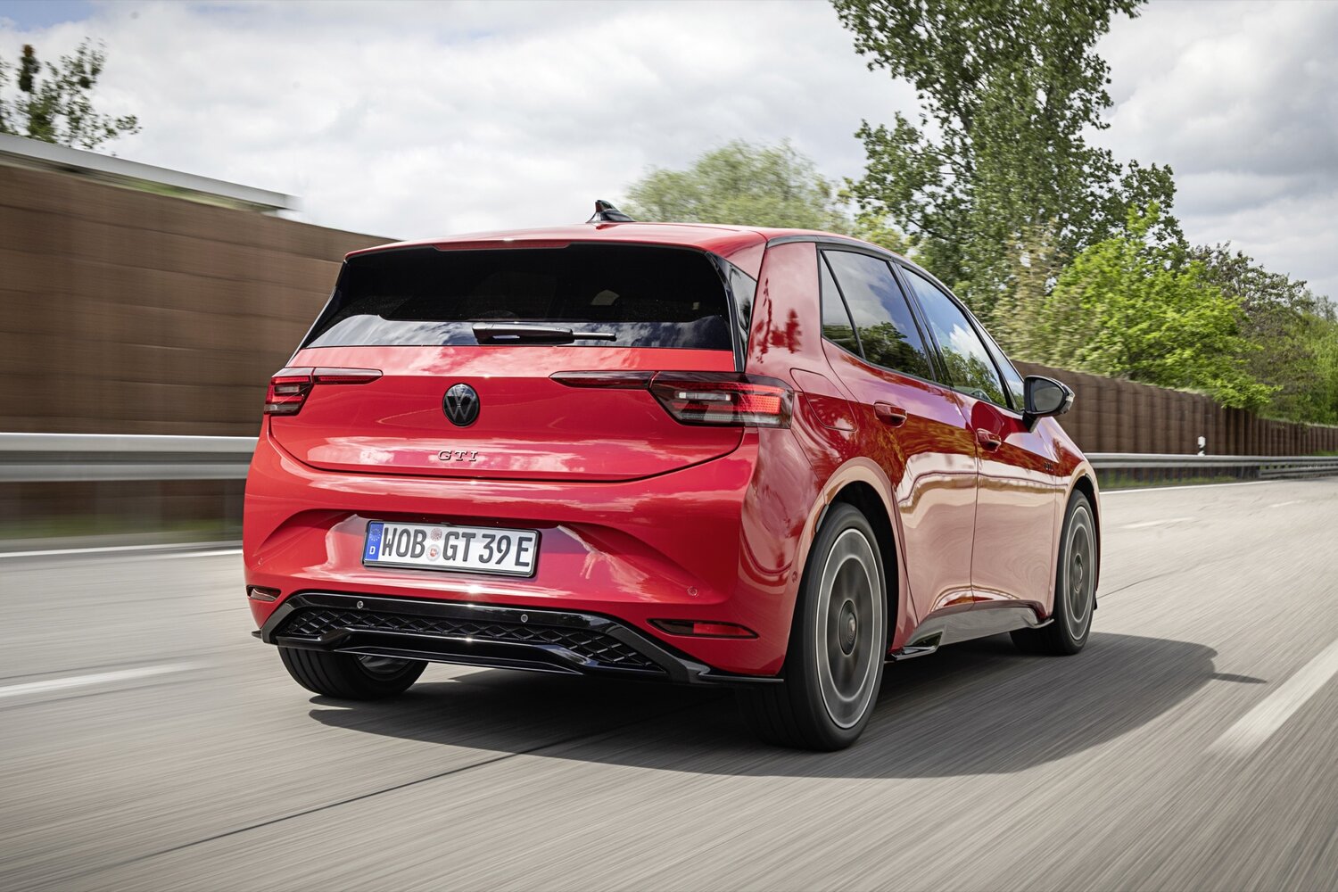 Volkswagen ID.3 GTI arka tasarımı ve GTI yazısı