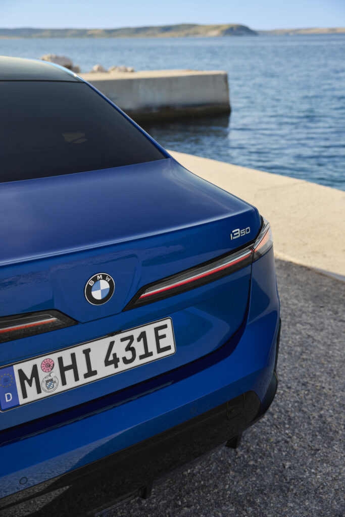 BMW i3 arka rozet ve stop lambası detayı