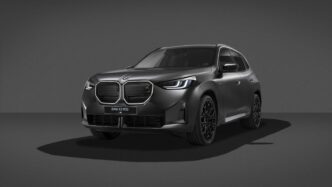 BMW X3 M50 xDrive Black Package ön üç çeyrek görünüm