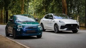 Stellantis ve Wayve Fiat 500e ile Maserati Grecale test araçları